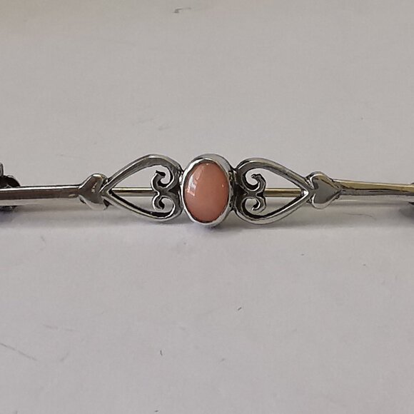 English Silver Vintage Double Heart Design Coral Stone Bar Brooch - Picture 9 of 10
